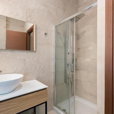 La Luna Della Loggia α2,