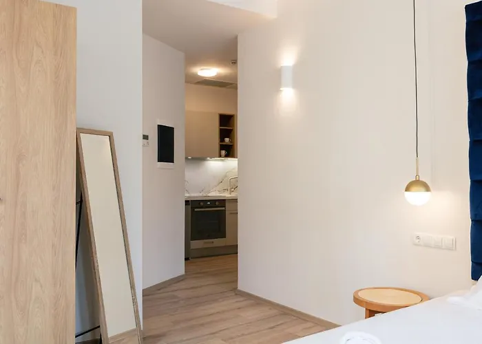 La Luna Della Loggia α2, Rétino