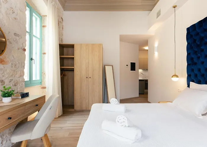 La Luna Della Loggia α2, Rétino