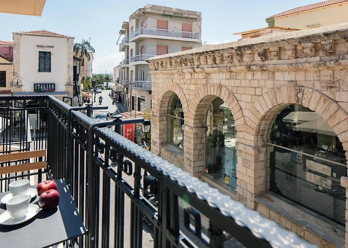 La Luna Della Loggia α2, *