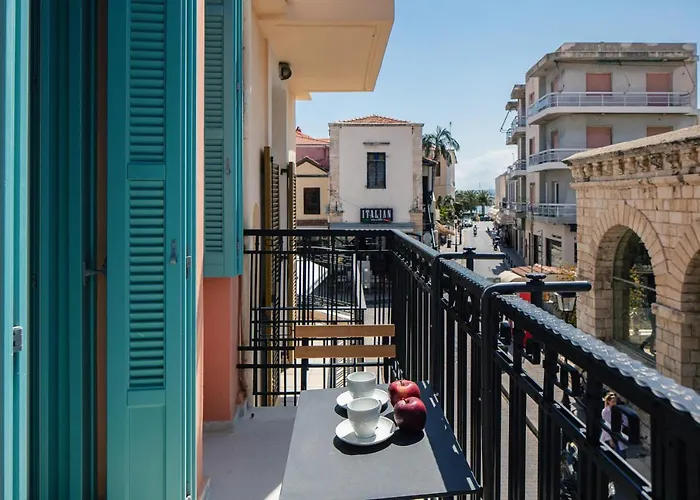 La Luna Della Loggia α2, *