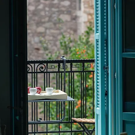 La Luna Della Loggia α2, *