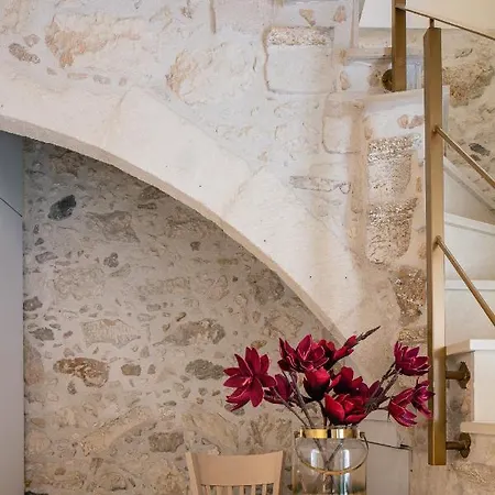 La Luna Della Loggia α2, *