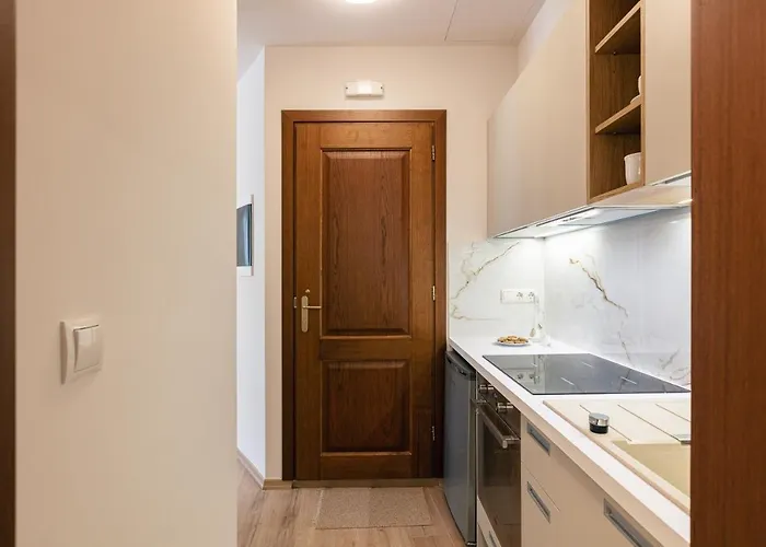 La Luna Della Loggia α2,