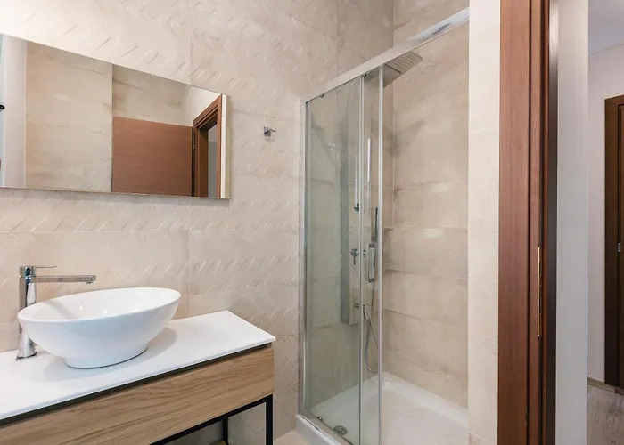 La Luna Della Loggia α2,